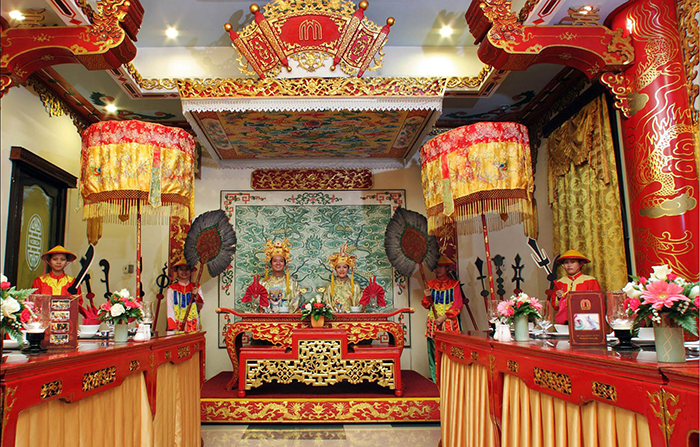 Visitors can pick costumes of emperors up to their taste.
